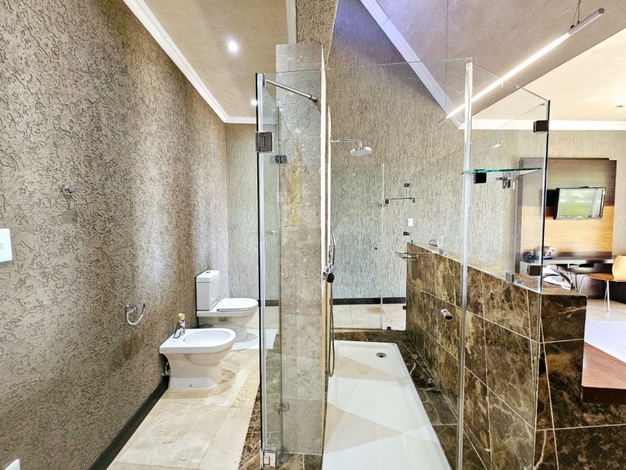 8 Bedroom Property for Sale in Waverley Free State